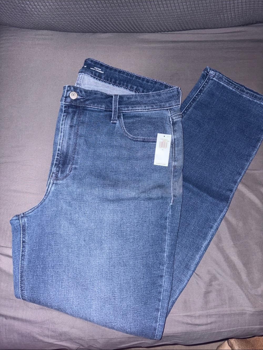 Old Navy “Wow Straight” high rise jeans. Size 14